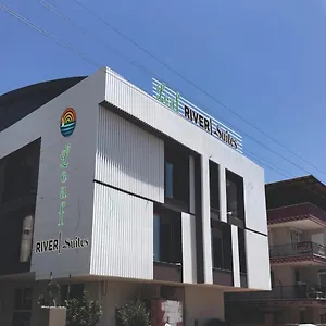 Leaf River Aparthotel